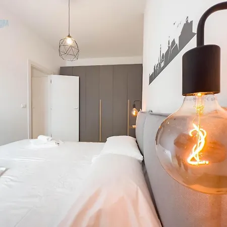 Imbriani 4c Tirabora Short Rent Apartament